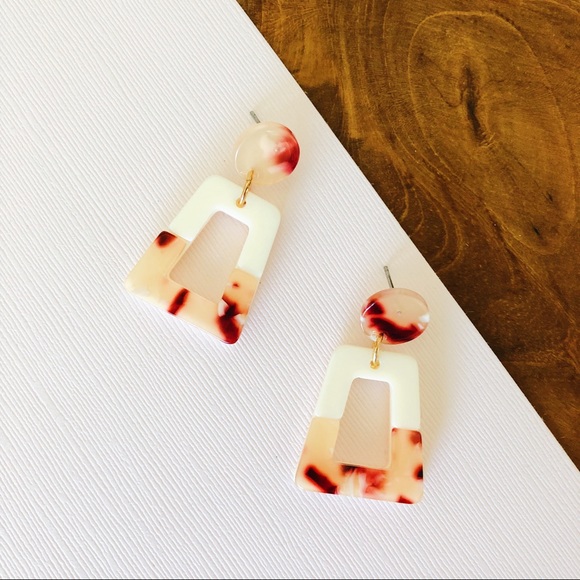Anthropologie Jewelry - Pink and Cream Acrylic Drop Earrings 🍓